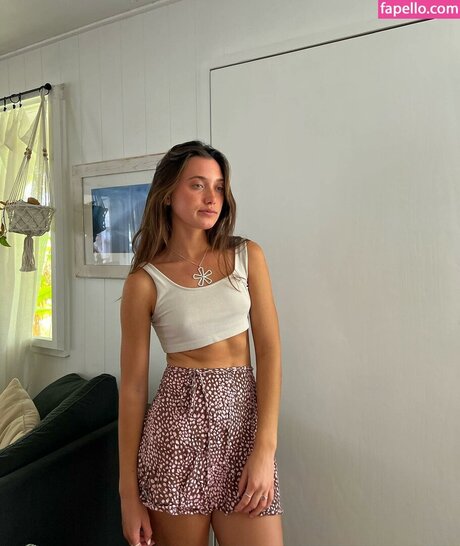 Foto desnuda filtrada de OnlyFans de Hannah Meloche