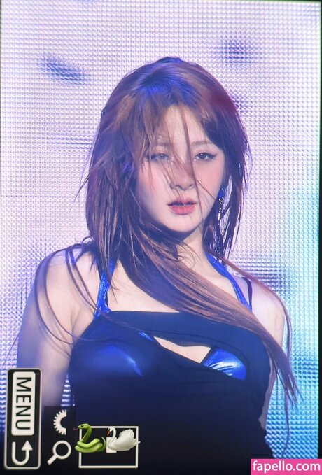Huh Yunjin 