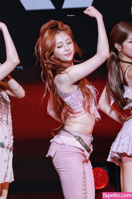 Huh Yunjin 허윤진