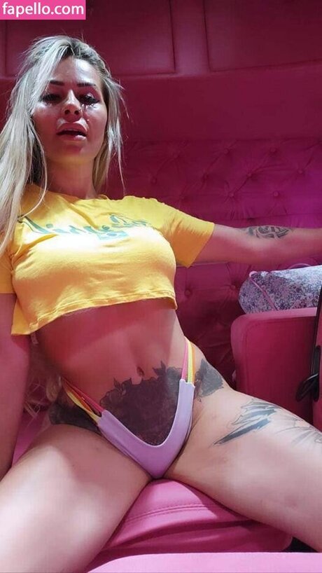 Foto desnuda filtrada de OnlyFans de Sheila Bellavericial