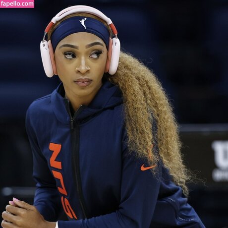 Dijonai Carrington