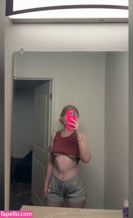 Foto desnuda filtrada de OnlyFans de Izzy Nicole