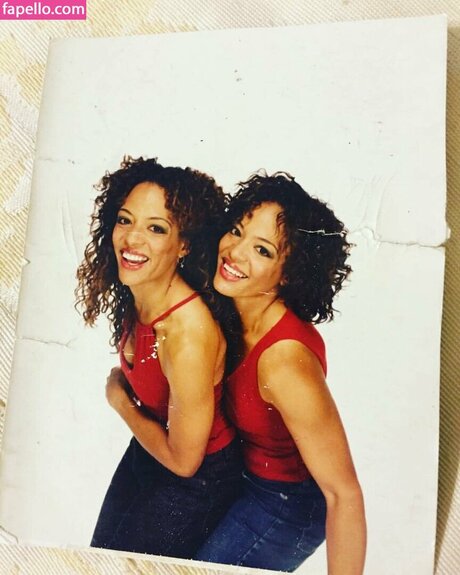 Luna Lauren Velez