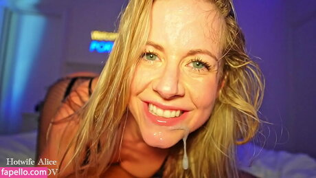 Foto desnuda filtrada de OnlyFans de Hotwifealice