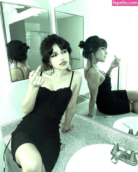 Foto desnuda filtrada de OnlyFans de Violent Vira