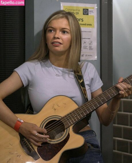 Zoe Clarke