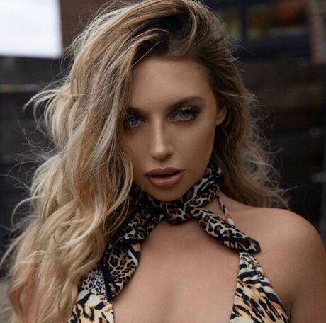 Foto desnuda filtrada de OnlyFans de Ava Louise