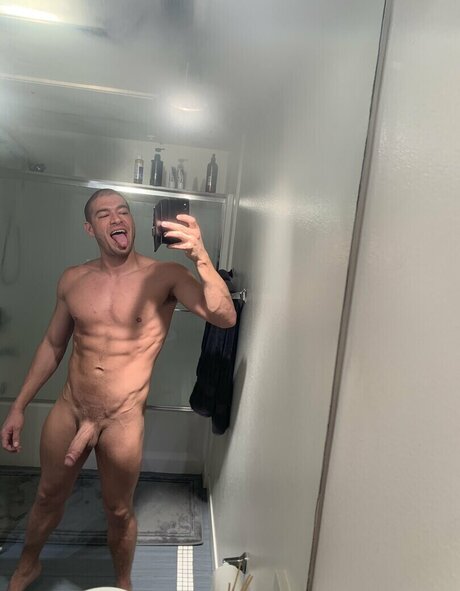 Xander Corvus