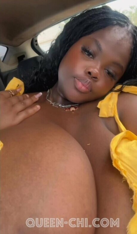 Foto desnuda filtrada de OnlyFans de Queen Chi