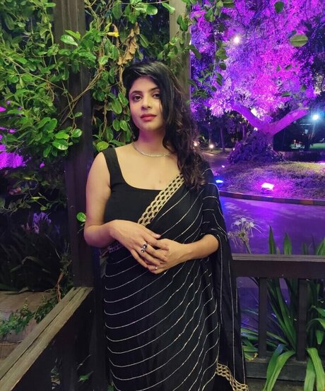 Foto desnuda filtrada de OnlyFans de Tulika Snehil