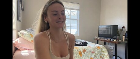 Foto desnuda filtrada de OnlyFans de Beez Asmr