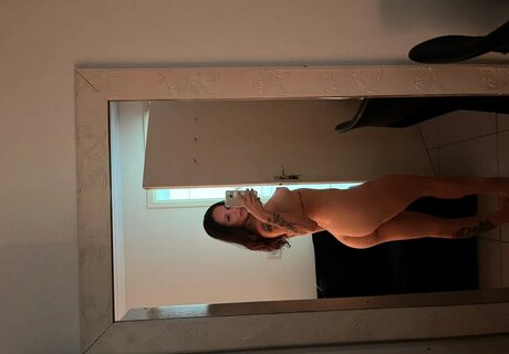 Foto desnuda filtrada de OnlyFans de Julia Lara