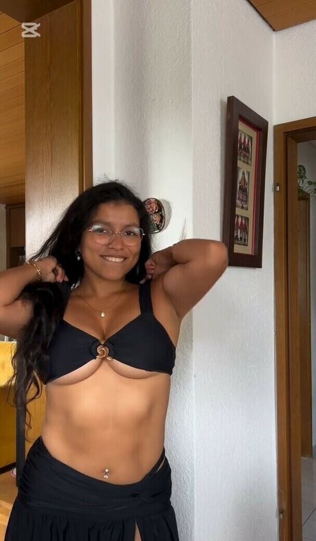 Foto desnuda filtrada de OnlyFans de Vaninileon