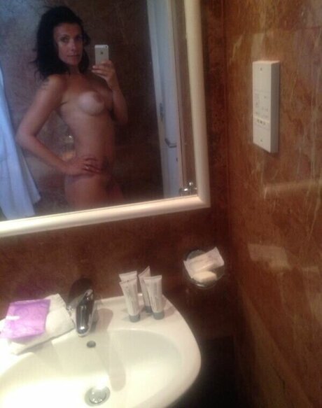 Foto desnuda filtrada de OnlyFans de British Celebrities