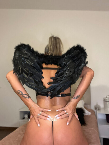 Foto desnuda filtrada de OnlyFans de Omara  50 Years Old