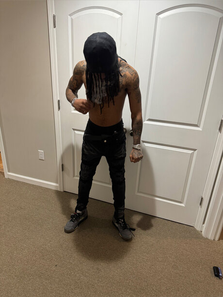 Foto desnuda filtrada de OnlyFans de Hoochiedaddy43