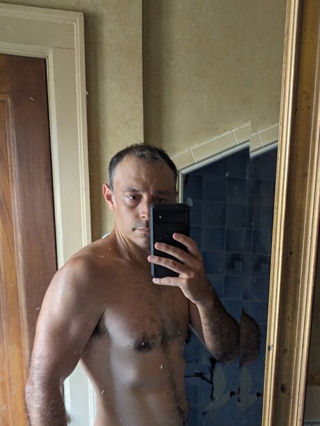 Foto desnuda filtrada de OnlyFans de Dr Guy Diamond