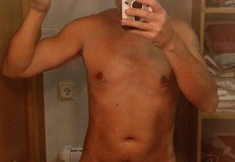 Foto desnuda filtrada de OnlyFans de Erick Cipote34
