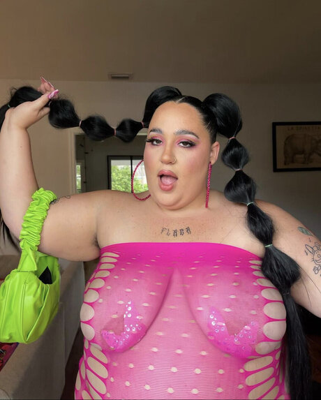 Foto desnuda filtrada de OnlyFans de Mami Issues