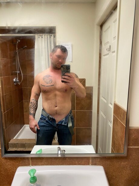Foto desnuda filtrada de OnlyFans de Lou