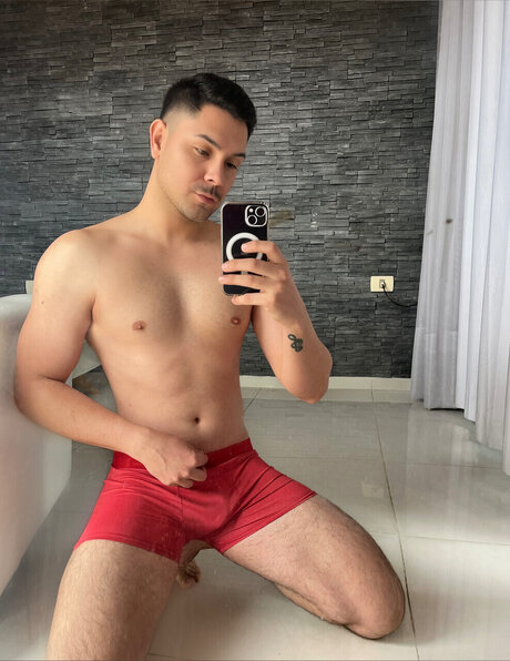 Foto desnuda filtrada de OnlyFans de Cristian Martinez