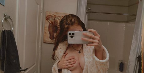 Foto desnuda filtrada de OnlyFans de Izzysclub