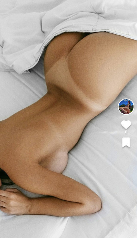 Asya45778401