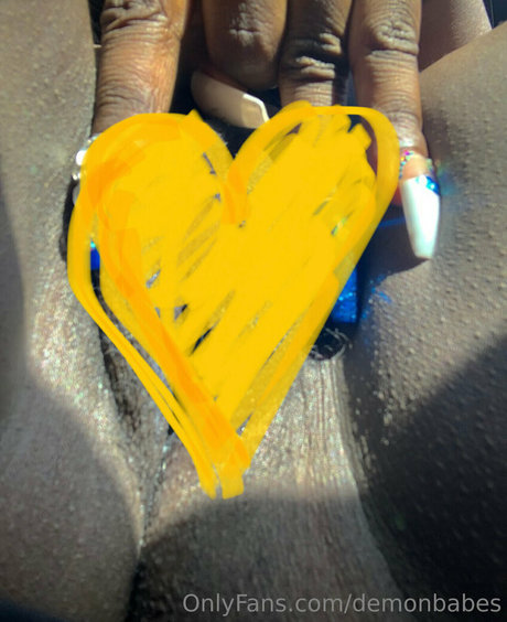 Foto desnuda filtrada de OnlyFans de Demonbabes