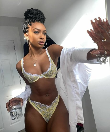Jourdan Riane