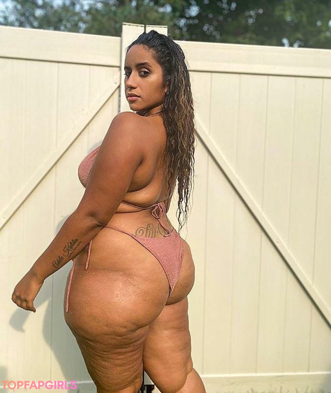 Foto desnuda filtrada de OnlyFans de Tianatee808 #2 Foto desnuda filtrada de OnlyFans de Tianatee808 #2