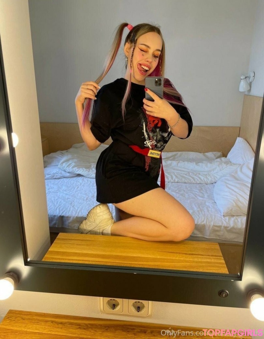 Foto desnuda filtrada de OnlyFans de Vallerysakura #130 Foto desnuda filtrada de OnlyFans de Vallerysakura #130