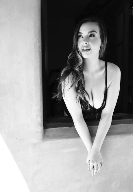 Foto desnuda filtrada de OnlyFans de Momoneyyymoprobzzz