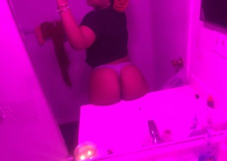 Foto desnuda filtrada de OnlyFans de Mamak0711