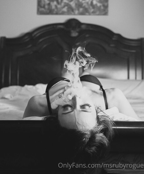 Foto desnuda filtrada de OnlyFans de Msrubyrogue