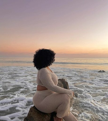 Foto desnuda filtrada de OnlyFans de Katelyn Folasade