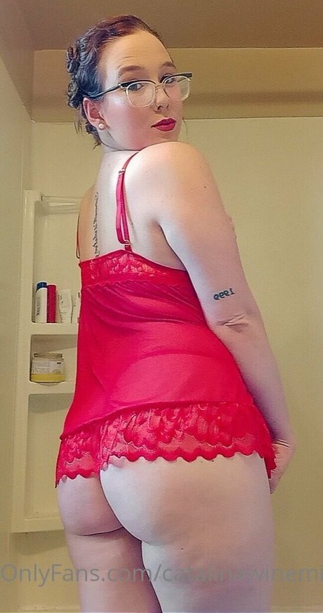 Foto desnuda filtrada de OnlyFans de Catalinawinemixer1999