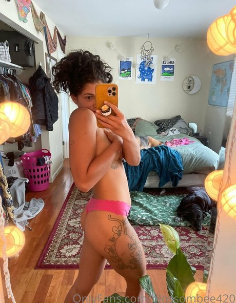 Foto desnuda filtrada de OnlyFans de Blossombee420