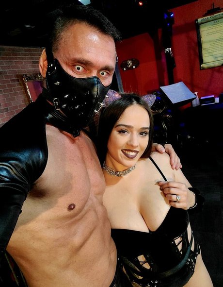 Swinger_couple