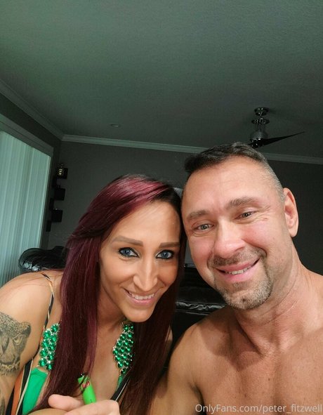 Swinger_couple