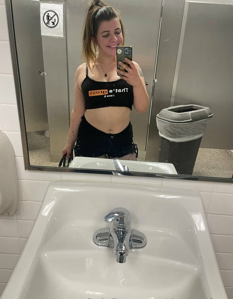 Desiraefoxx