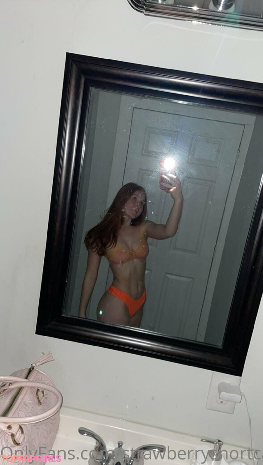 Foto desnuda filtrada de OnlyFans de Strawberryshortcakes420 #13 Foto desnuda filtrada de OnlyFans de Strawberryshortcakes420 #13