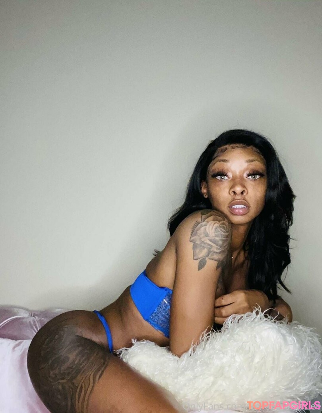 Foto desnuda filtrada de OnlyFans de Xoxorosemariee #33 Foto desnuda filtrada de OnlyFans de Xoxorosemariee #33