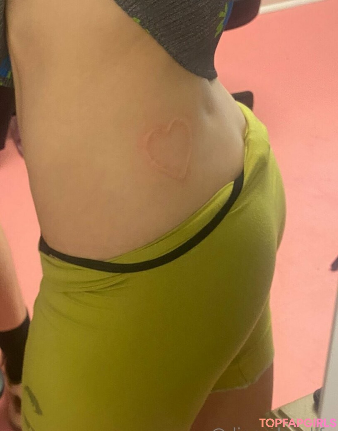 Foto desnuda filtrada de OnlyFans de Dineydoeslife #115 Foto desnuda filtrada de OnlyFans de Dineydoeslife #115