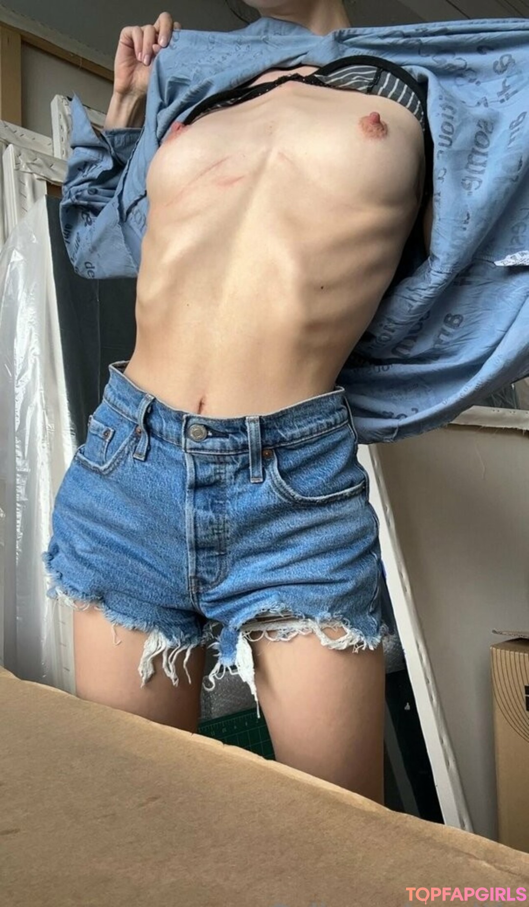 Foto desnuda filtrada de OnlyFans de Dineydoeslife #122 Foto desnuda filtrada de OnlyFans de Dineydoeslife #122