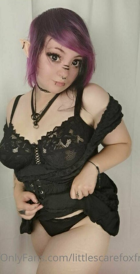Foto desnuda filtrada de OnlyFans de Littlescarefoxfree
