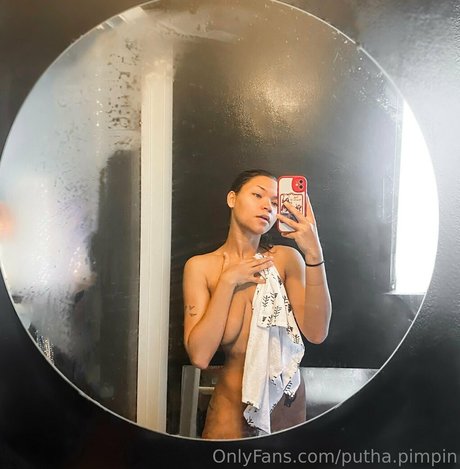 Foto desnuda filtrada de OnlyFans de Puthapimpin