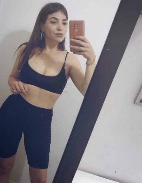 Theblondebigass