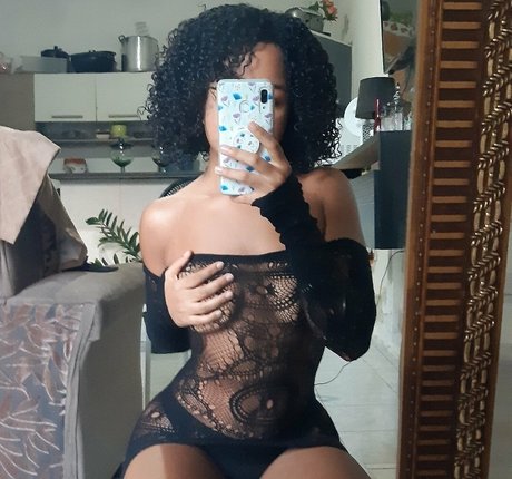 Foto desnuda filtrada de OnlyFans de Alice Santa Clara
