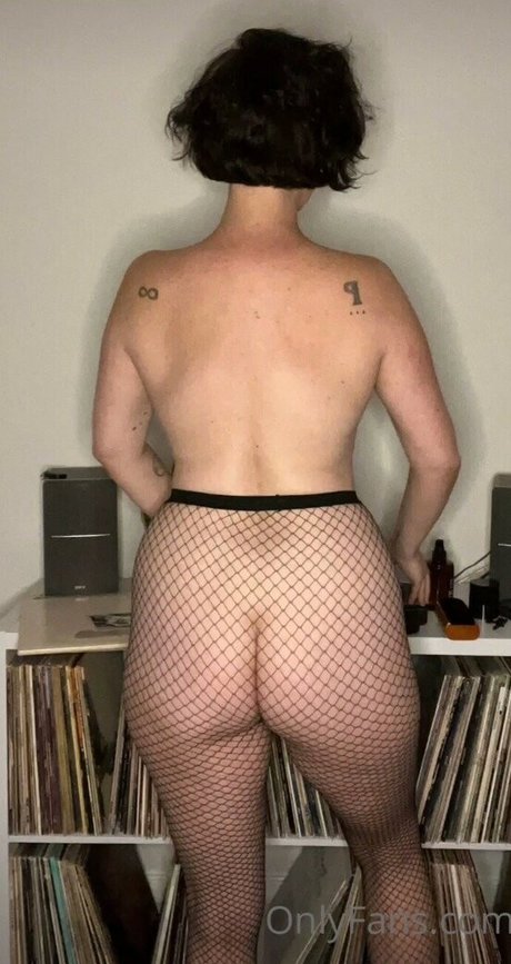 Lipstickandlinernotes