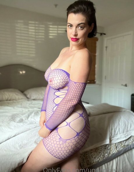 Lipstickandlinernotes